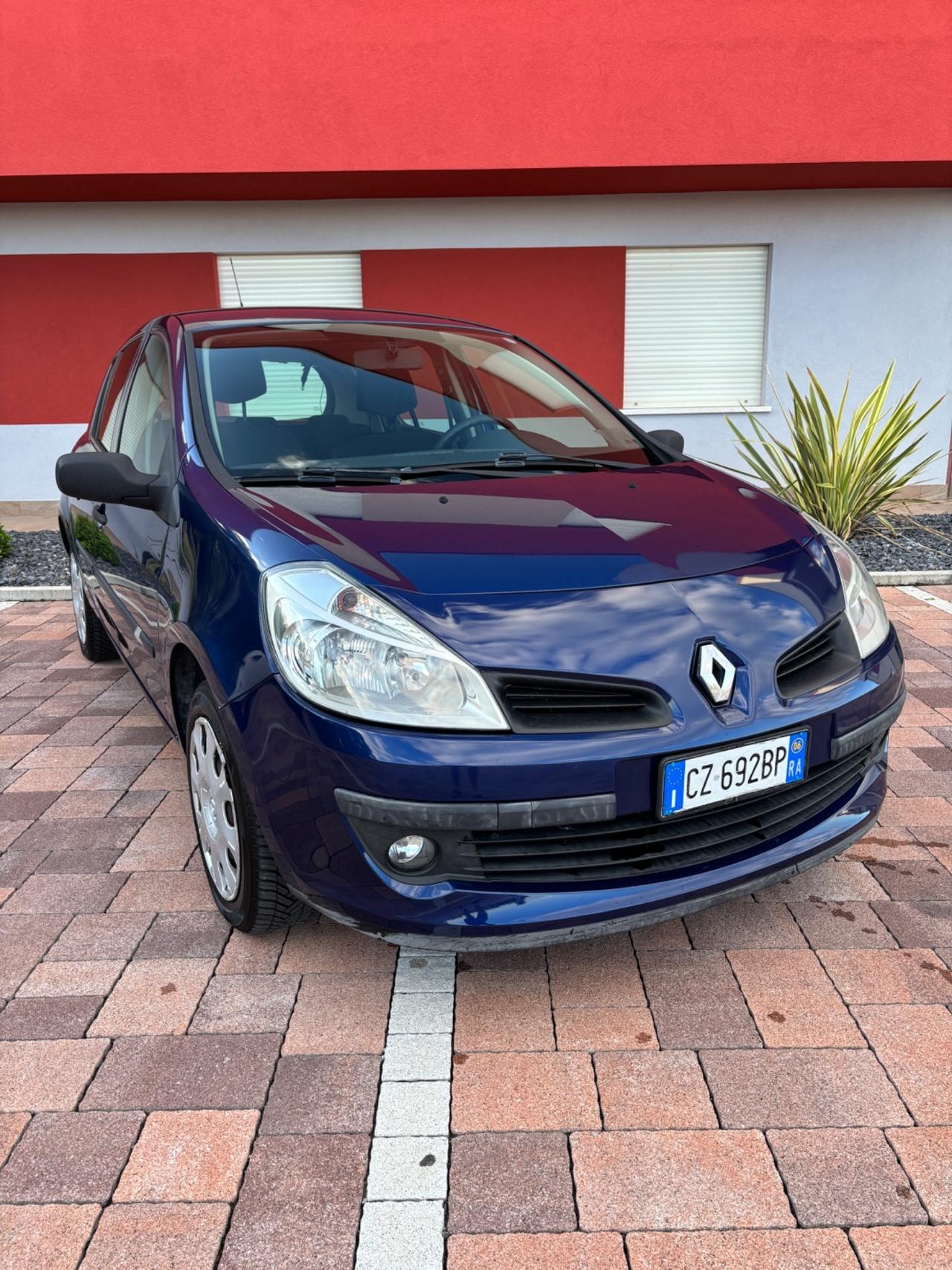Renault Clio 1.2 benzina – Perfetta per neopatentati!