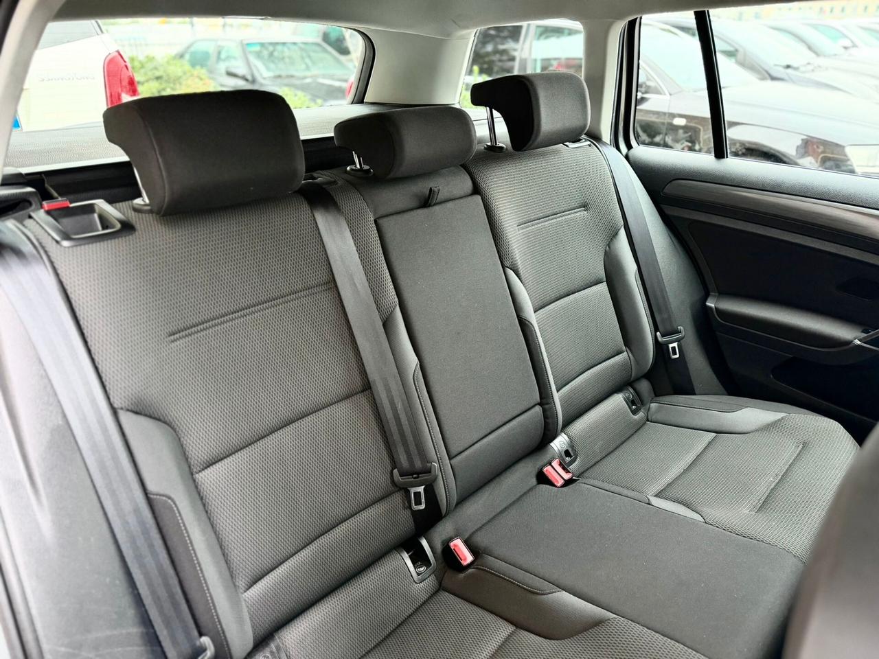 Volkswagen Golf Variant 1.6 TDI 115 CV DSG Business BlueMotion Tech.