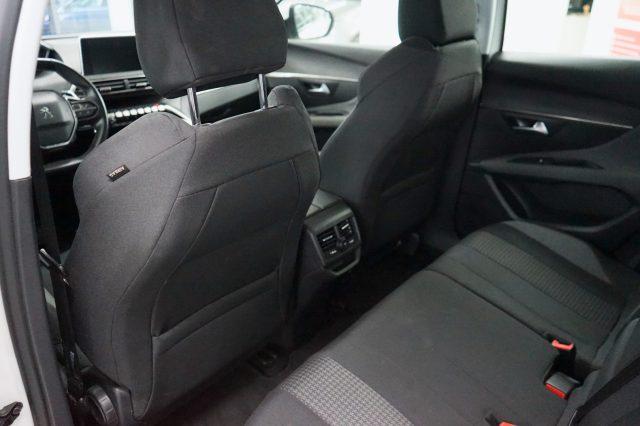 PEUGEOT 3008 BlueHDi 130 S&S EAT8 Business Uniprop. Tagliandata