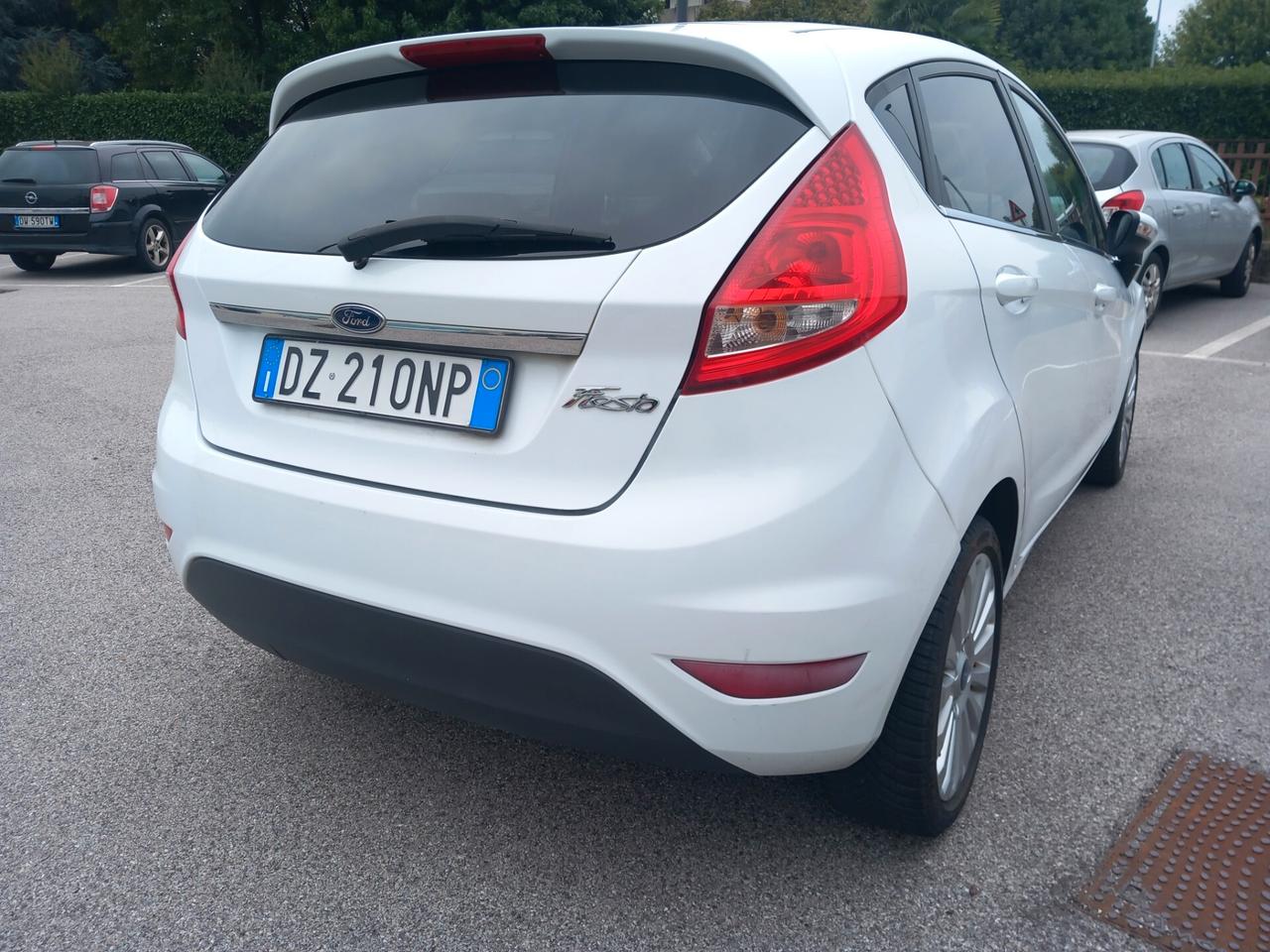 Ford Fiesta 1.4 5 porte Bz.- GPL Titanium unico proprietario