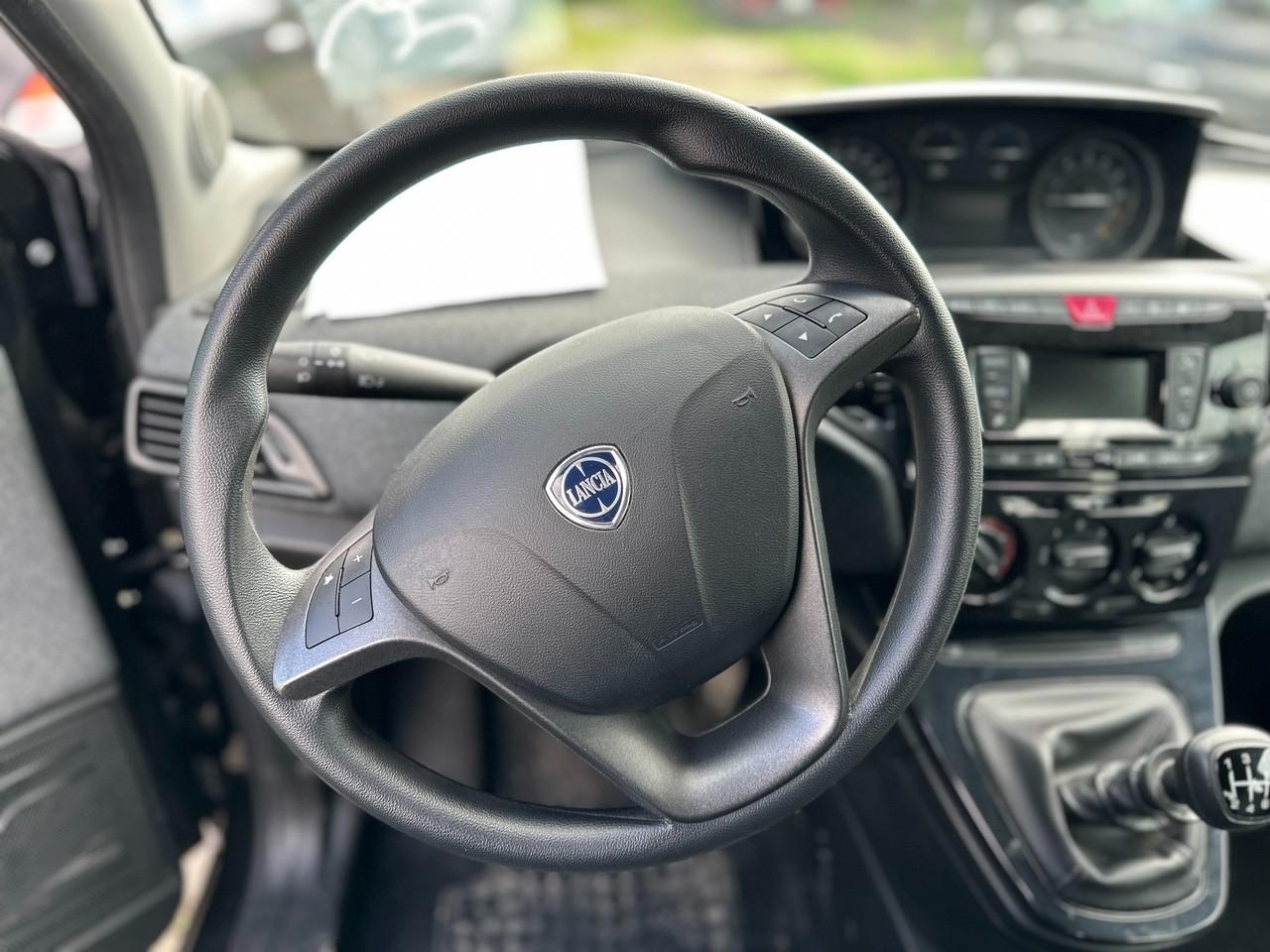 LANCIA Ypsilon III 2021 - Ypsilon 1.0 firefly hybrid Silver s&s 70cv