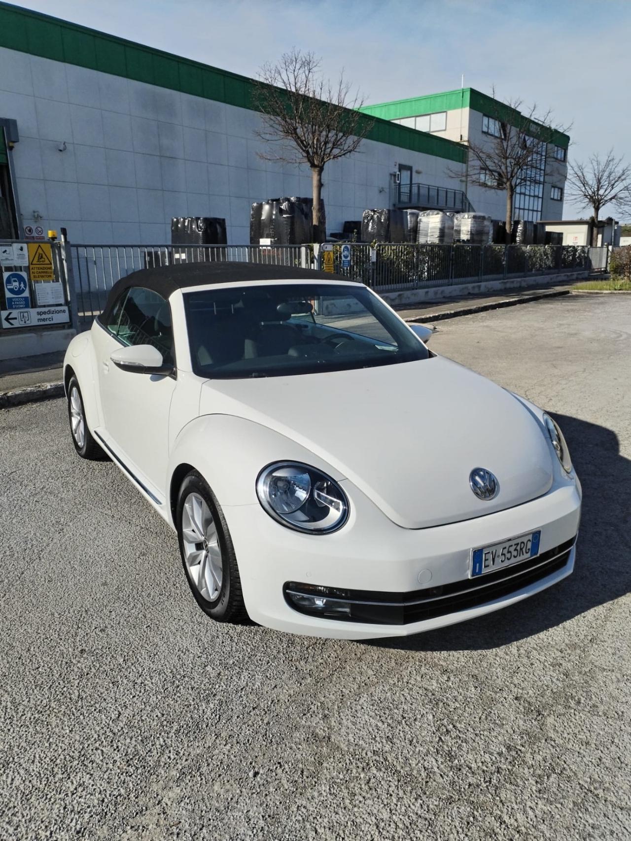 Volkswagen Maggiolino Cabrio 1.6 TDI Design pari al nuovo