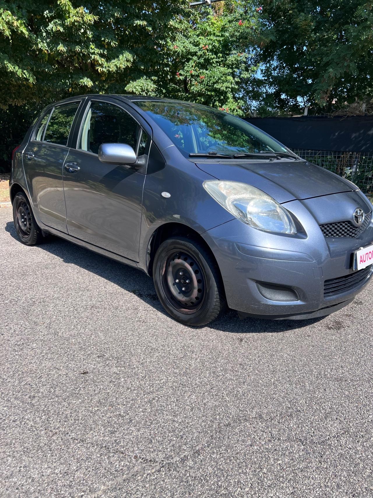 Toyota Yaris 1.0 5 porte
