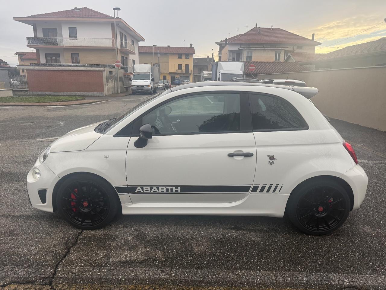 Abarth 595 1.4 Turbo T-Jet 180 CV Esseesse