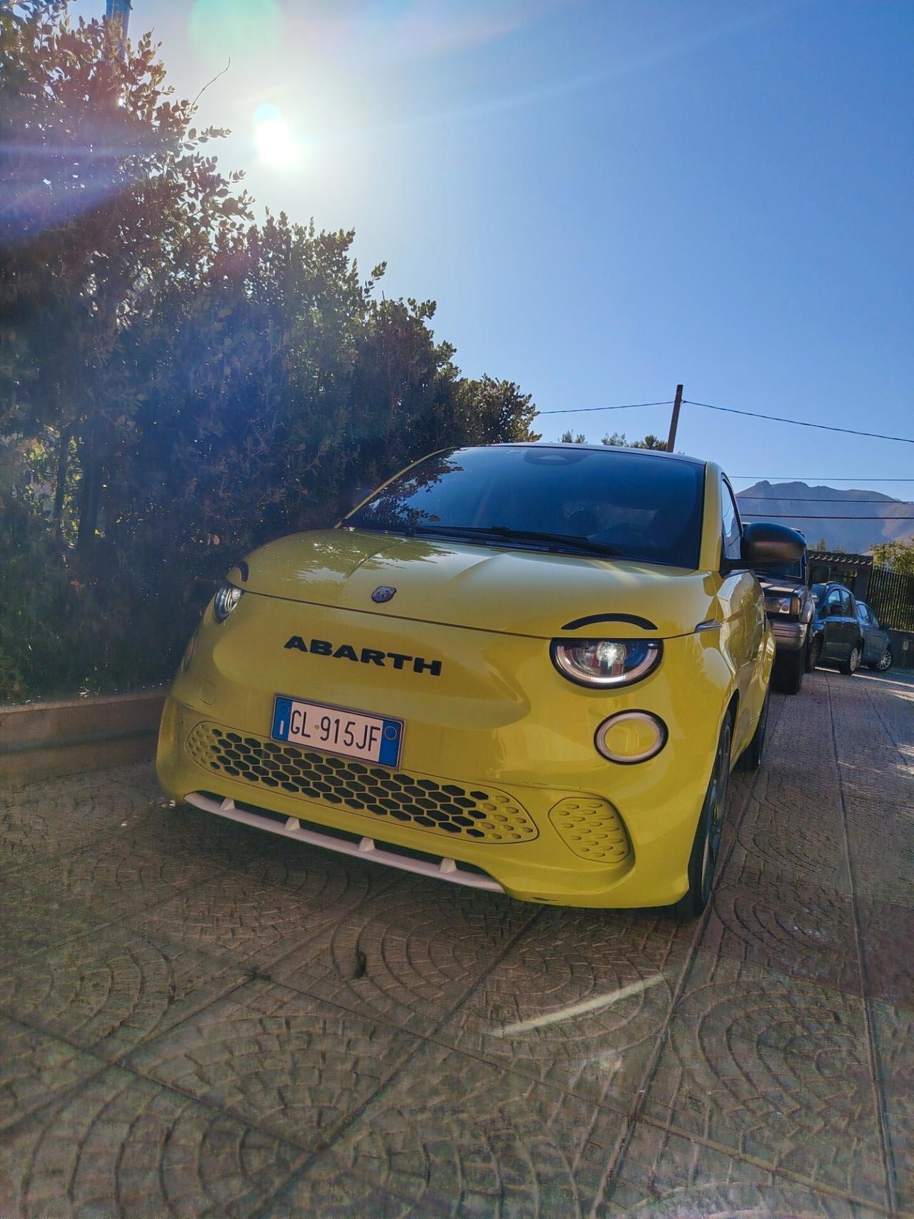 Abarth 500e Scorpionissima