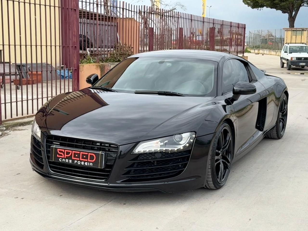 Audi R8 4.2 V8 FSI quattro R tronic