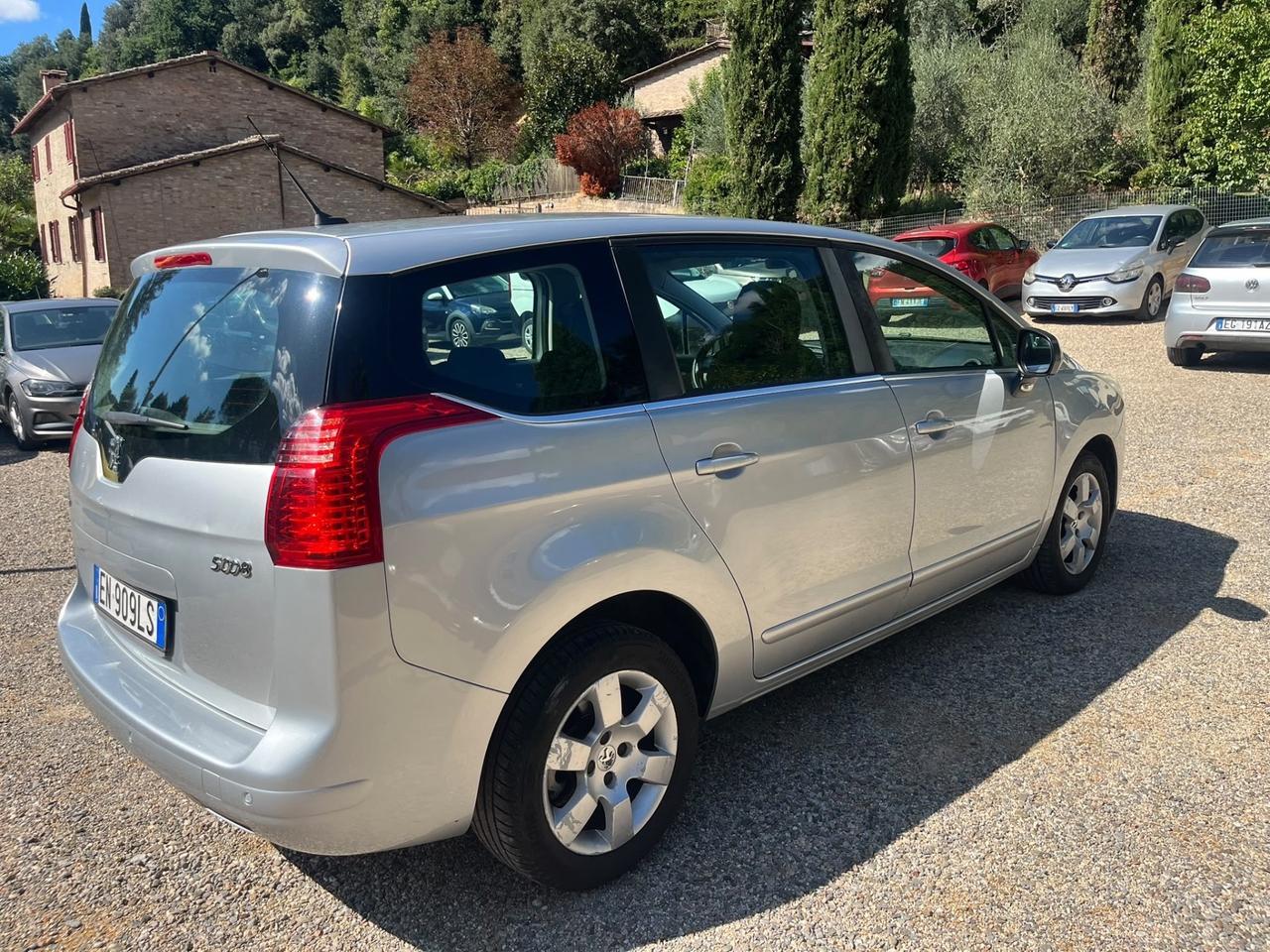 Peugeot 5008 1.6 HDi 115CV - 7 POSTI