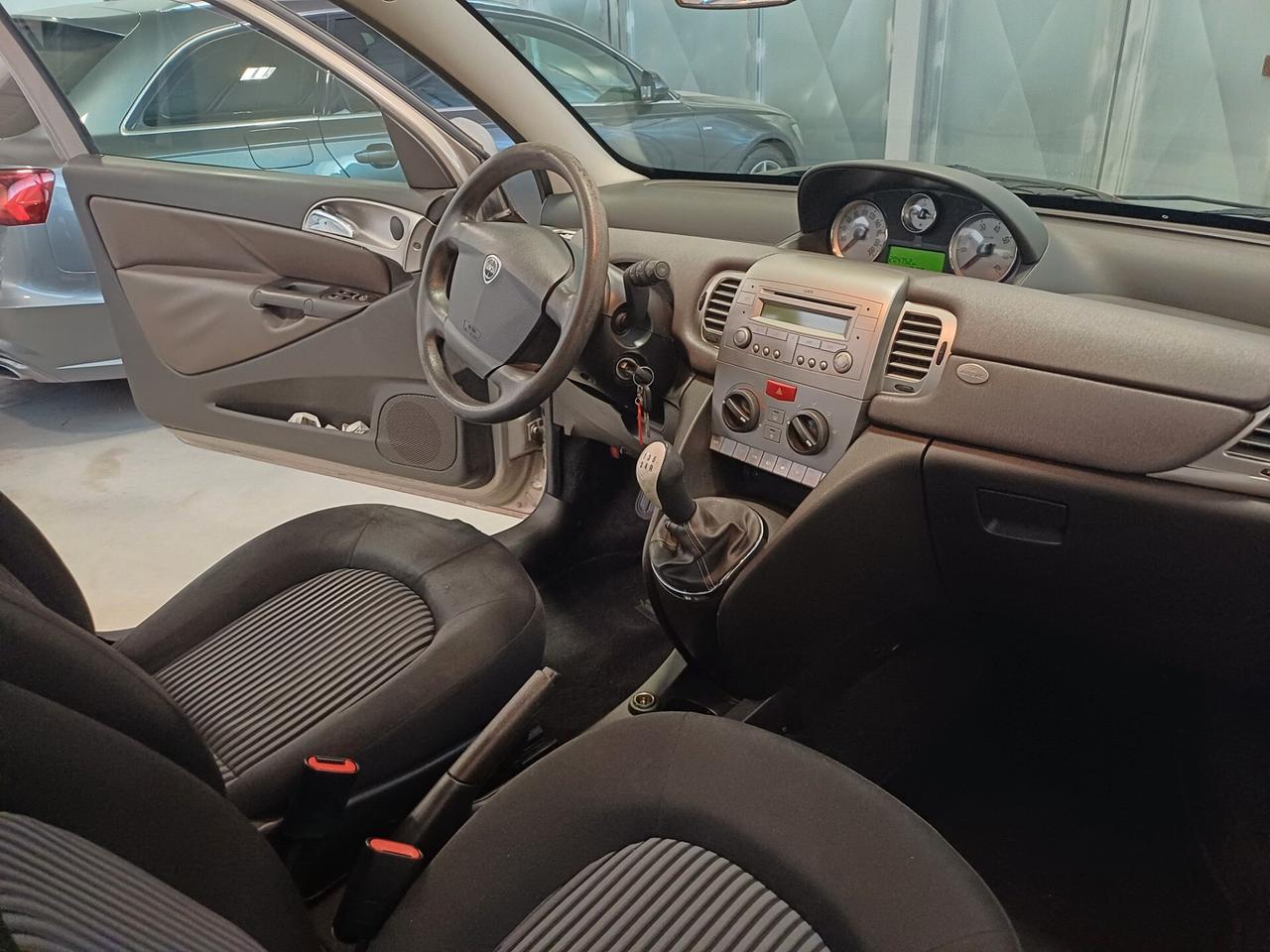 Lancia Ypsilon 1.3 MJT 75 CV Oro Clima/Servo