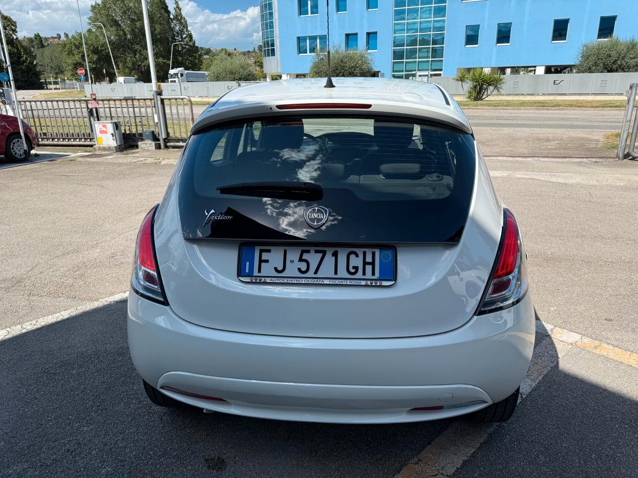 LANCIA YPS 1,2 GPL 69 CV ECOCHIC SILVER 5P