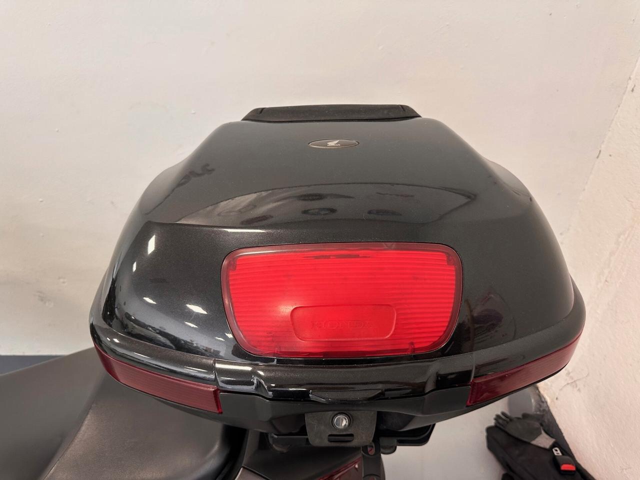 HONDA DEAUVILLE 700