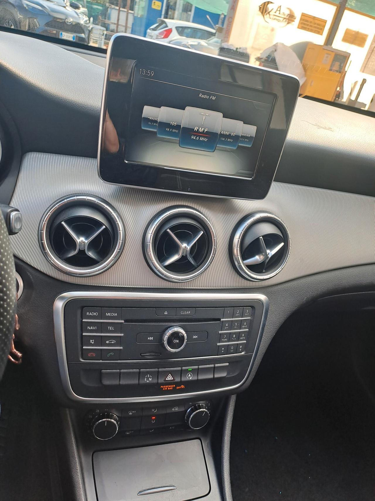 Mercedes-benz CLA 200 d Automatic Premium