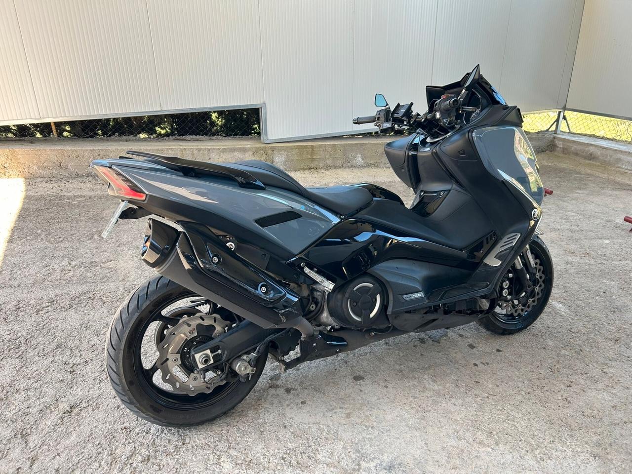 Yamaha T Max 530
