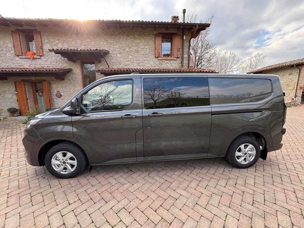Ford Transit Custom doppia cabina 6 Posti titanum 320 L2H1 PRONTA CONSEGNA