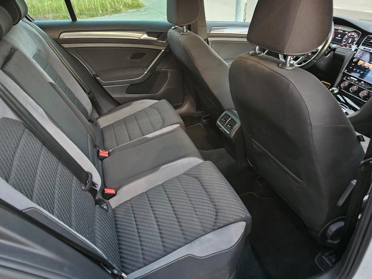 Volkswagen Golf 7.5 1.6 TDI 115cv R-Line*Bi-Xeno*Cockpit*Euro6*