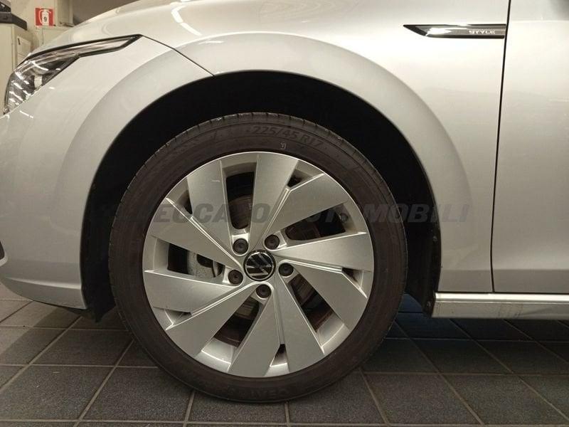 Volkswagen Golf VIII 2020 1.5 etsi evo Style 130cv dsg