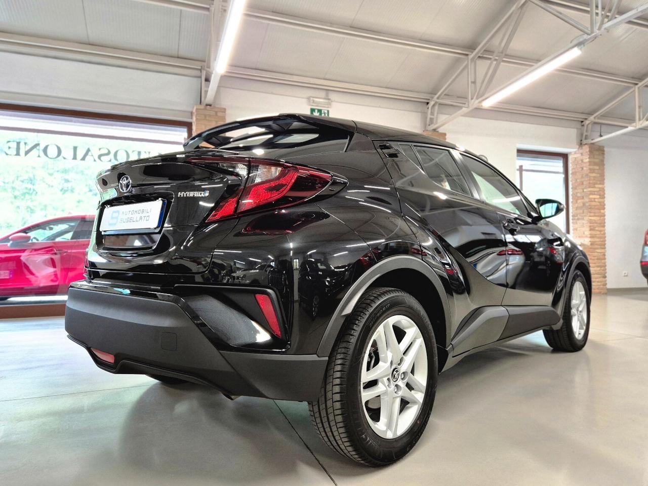 Toyota C-HR 1.8 Hybrid E-CVT Business