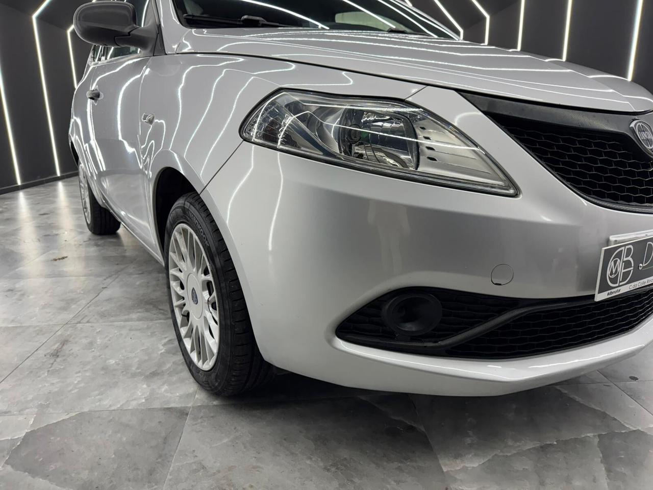 Lancia Ypsilon 1.2 69 CV 5 porte GPL Ecochic Gold