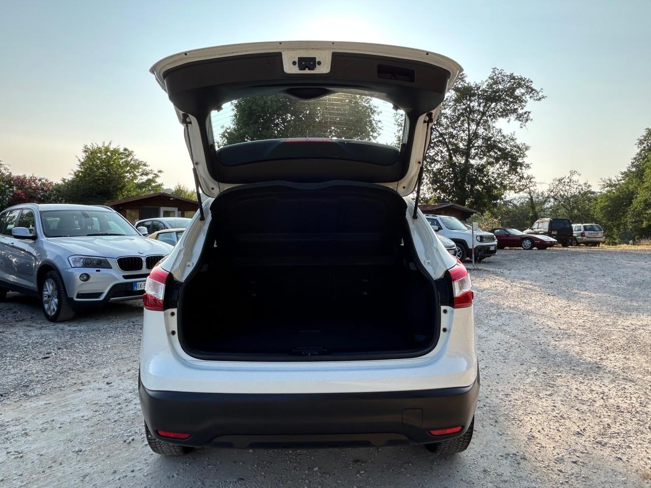 Nissan Qashqai 1.5 dCi N-Vision neopatentati permute