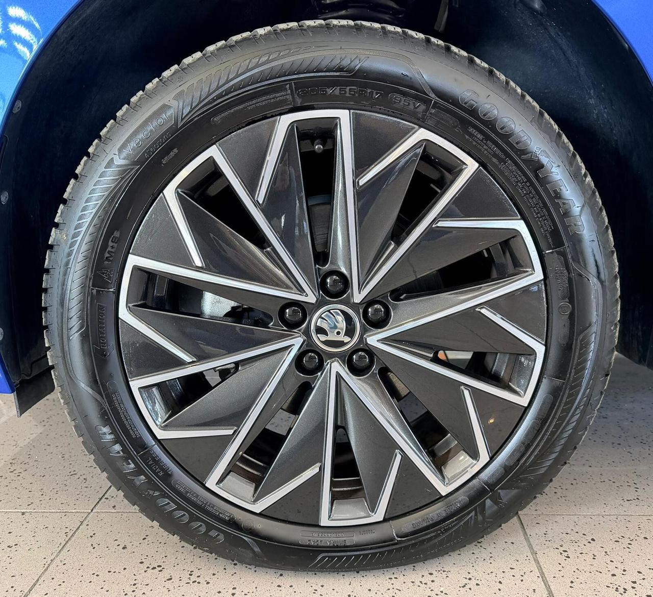 SKODA KAMIQ 1.0 TSI 95 CV BLACK DOTS