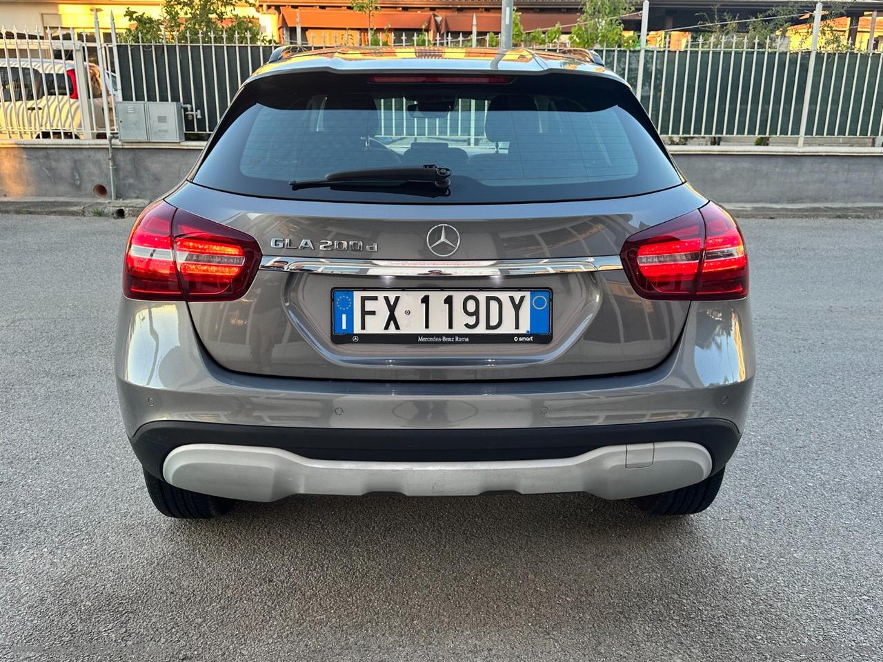 MERCEDES-BENZ GLA 200 d Automatic Business Extra