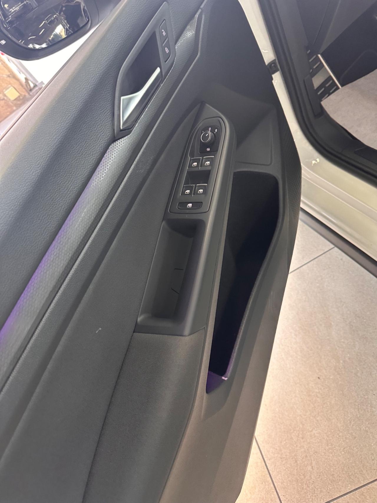 Volkswagen Golf 2.0 TDI GTD DSG 200CV