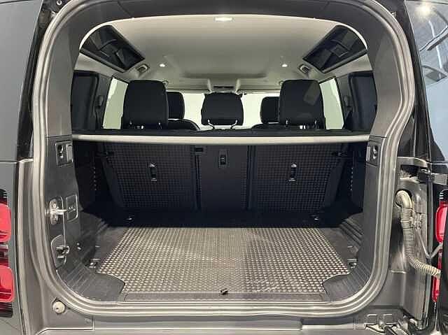 Land Rover Defender SE - IVA ESPOSTA