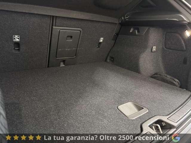 Volvo XC40 B4 AWD automatico Momentum Pro