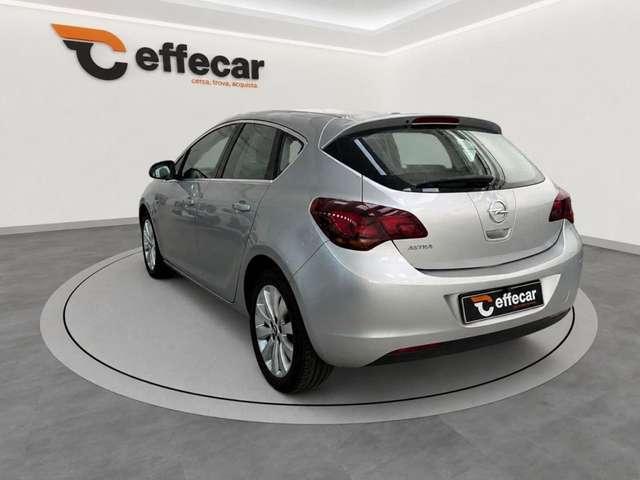Opel Astra 1.6 16V VVT 5 porte Cosmo