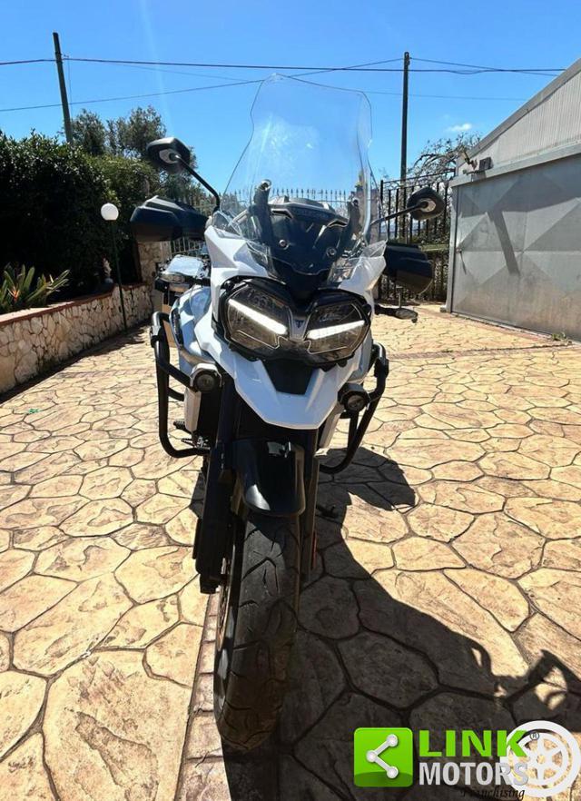 TRIUMPH Tiger 1200 XRt .