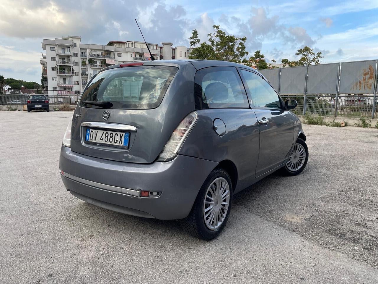 Lancia Ypsilon 1.2 GPL Argento IN OTTIME CONDIZIONI
