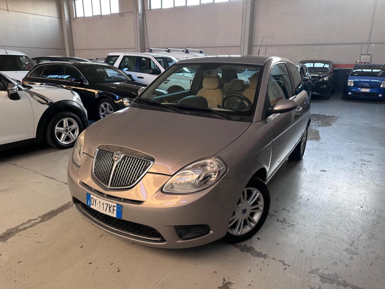 Lancia Ypsilon 1.4 Oro
