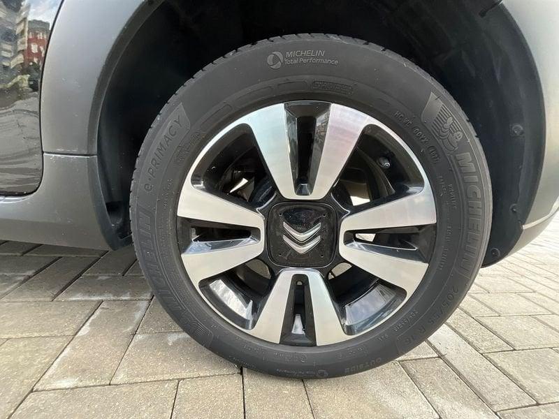 Citroën C3 C3 1.2 Shine s&s 83cv neopatentati