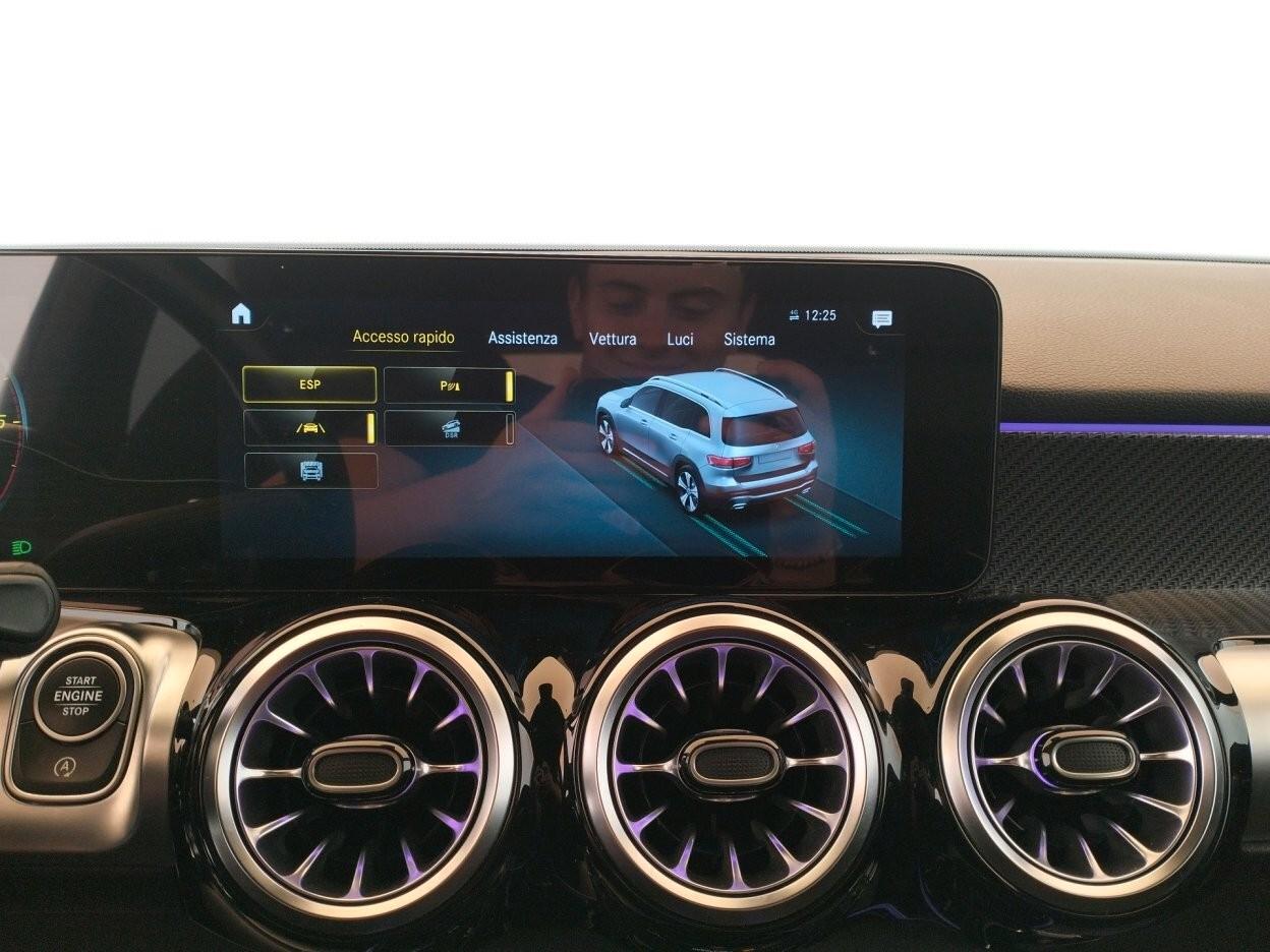 MERCEDES-BENZ GLB 200d Premium AMG line 4matic auto