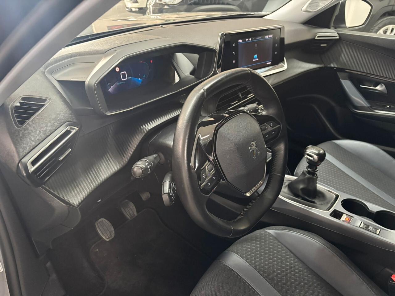 Peugeot 2008 BlueHDi 100 S&S Allure Navi Pack