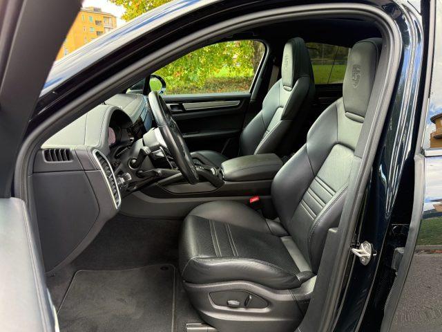 PORSCHE Cayenne Coupé 3.0 V6 E-Hybrid Platinum Edition IVA ESPOSTA