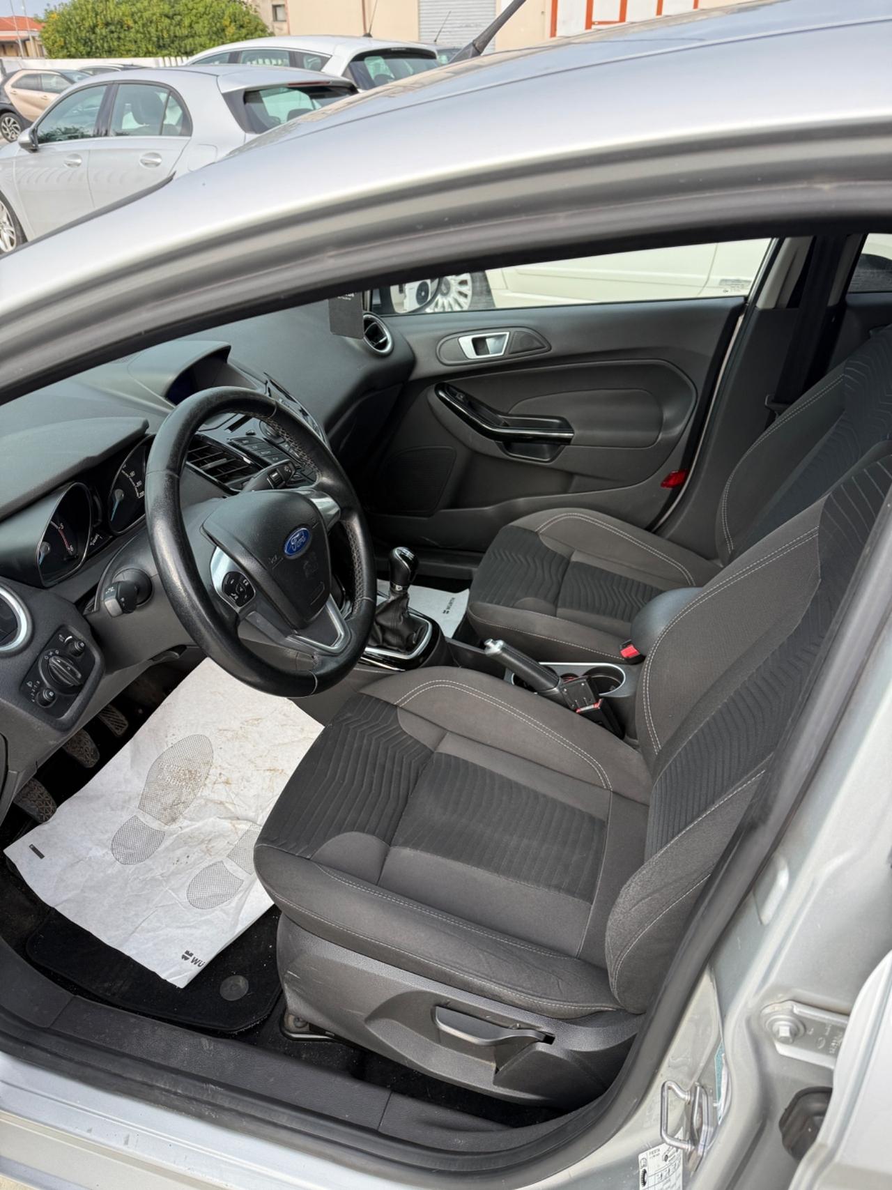 Ford Fiesta 1.5 TDCi 75CV 5 porte Titanium