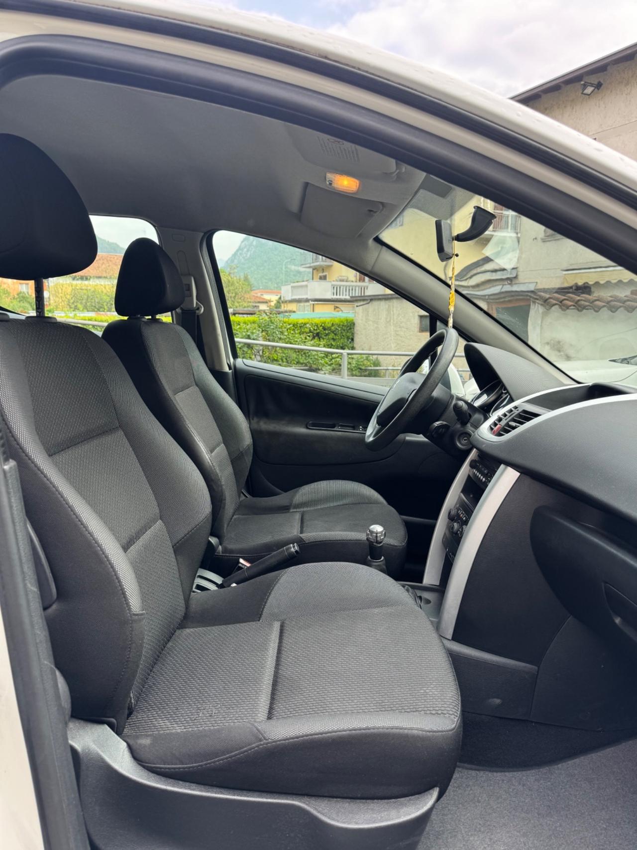 Peugeot 208 1.4 HDi 68 CV 5 porte Active