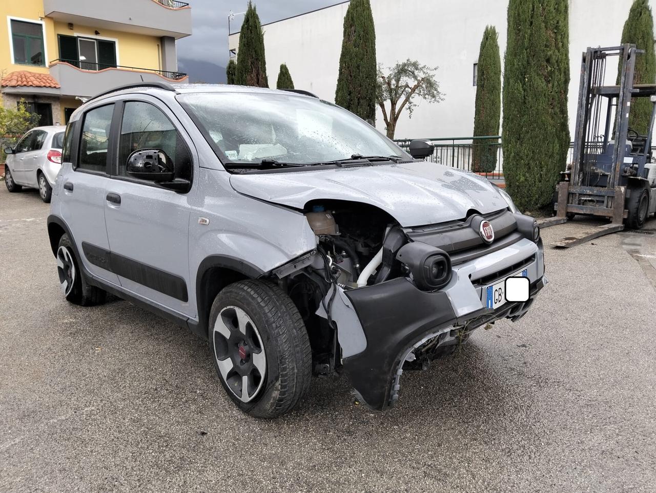Fiat Panda Cross 1.0 Hybrid 2020 SINISTRATA