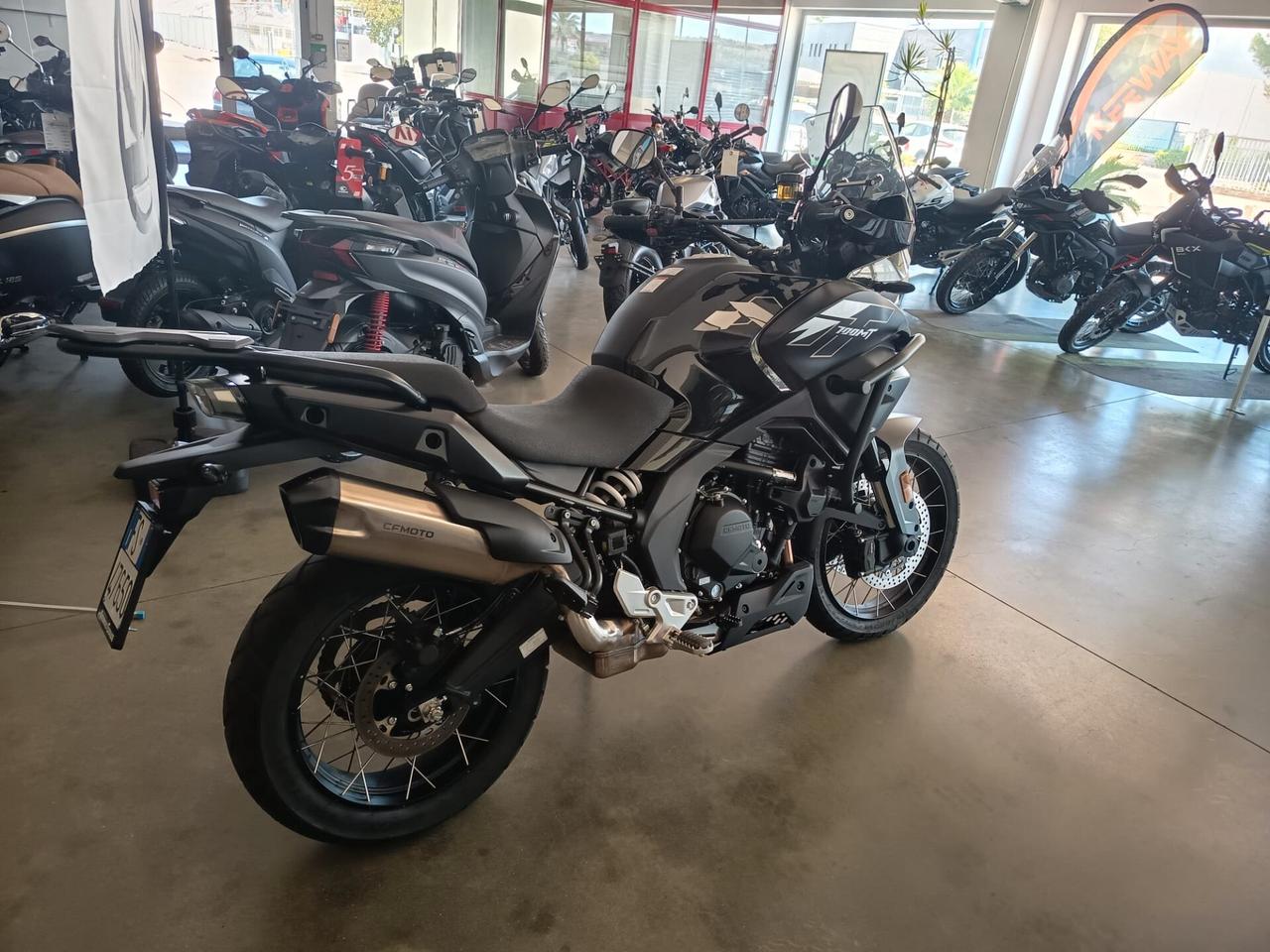 Cf Moto 700MT