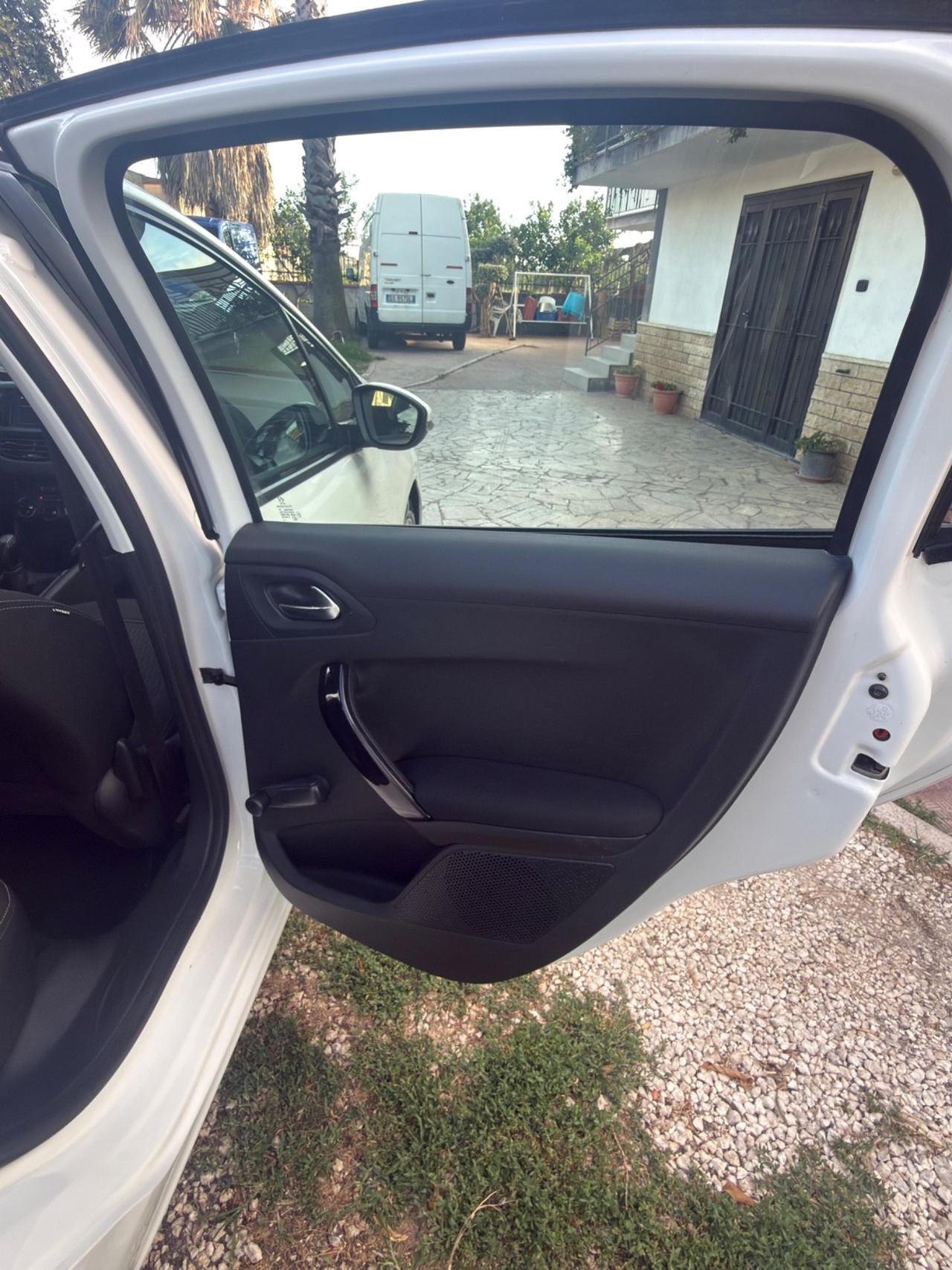 Peugeot 208 BlueHDi 75 5 porte Active