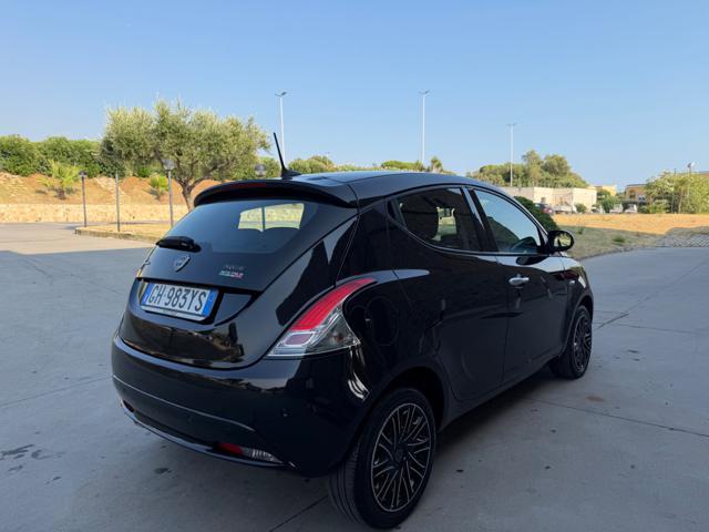 LANCIA Ypsilon GOLD+NAVI CARPLAY+SENSORI+LED