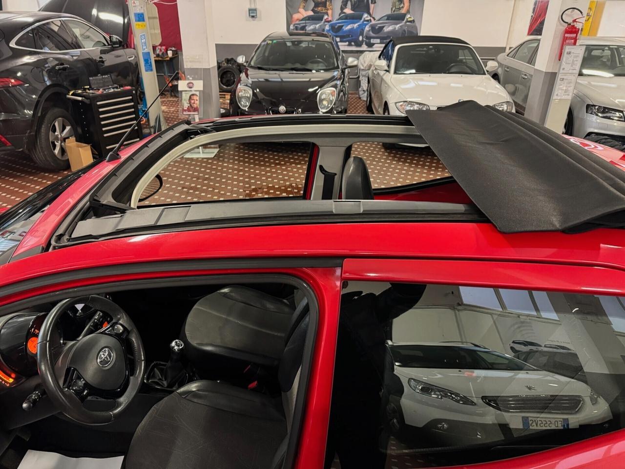 Toyota Aygo 1.0 VVT-i 69 CV 5 porte x-clusiv - CABRIO