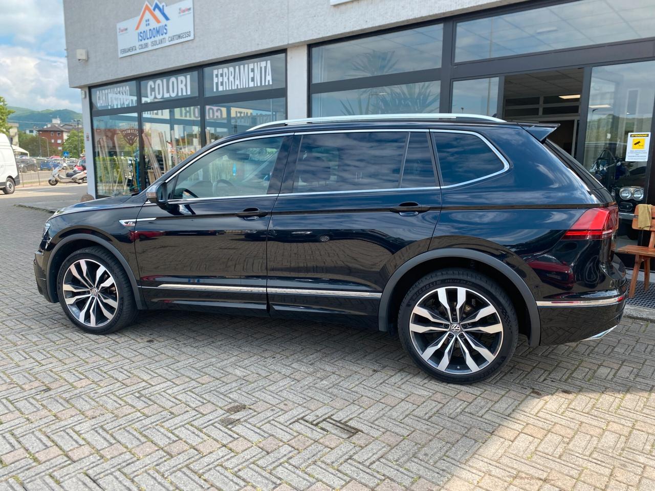 Volkswagen Tiguan Allspace 2.0 TDI SCR DSG 4MOTION R-Line