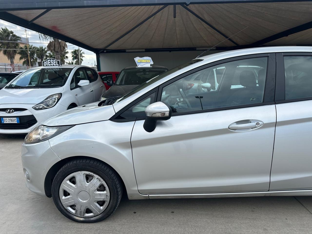 Ford FIESTA 1.4 DIESEL 2011 - GANCIO E CARRELLO