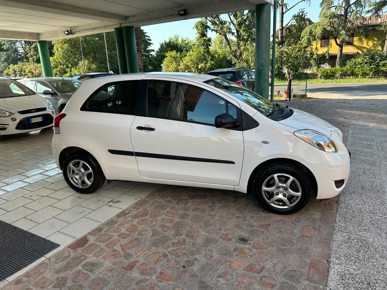 Toyota Yaris 1.0 (12 Rate)