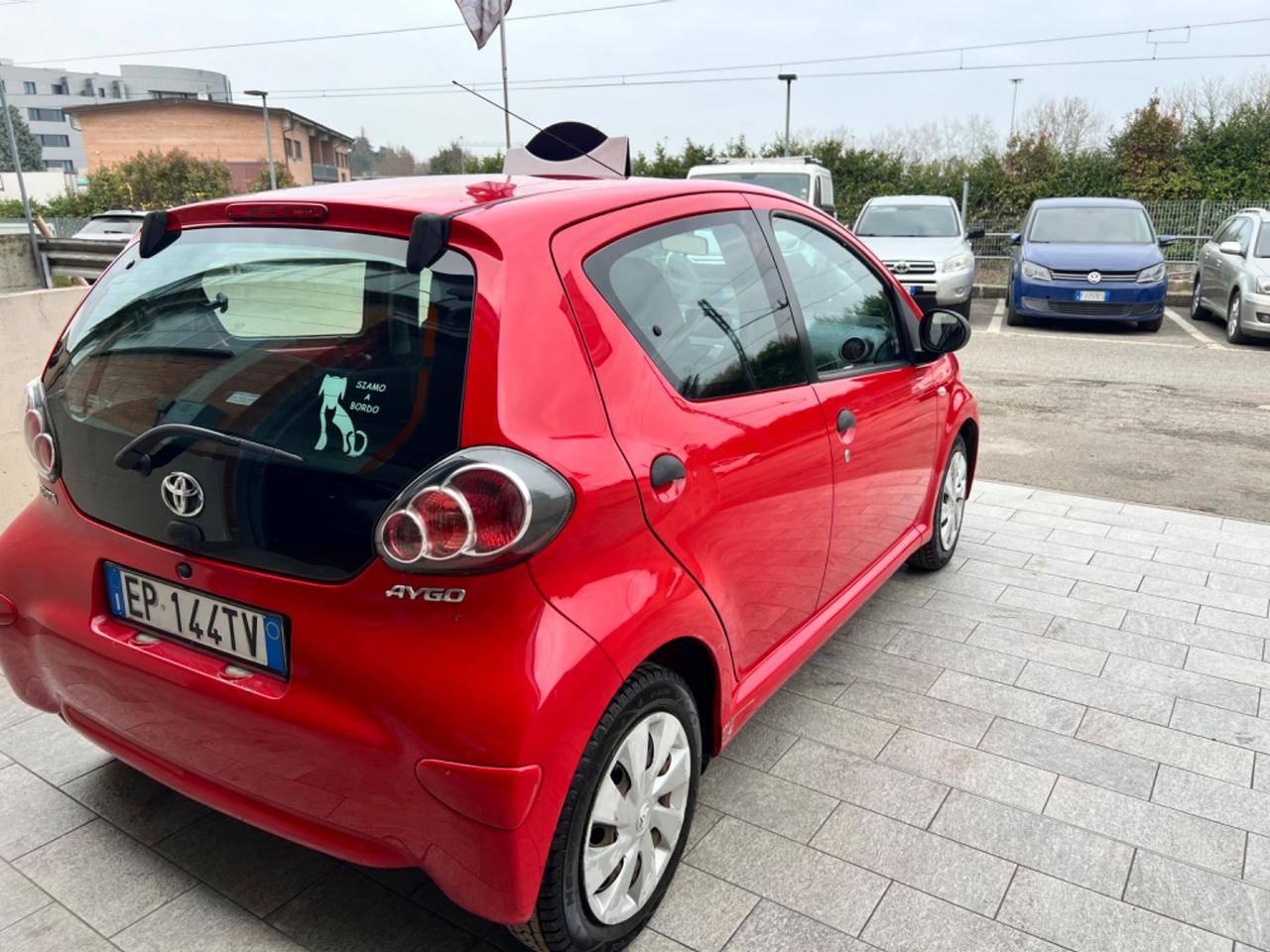 Toyota Aygo 1.0 12V VVT-i 3 porte Lounge Connect MMT