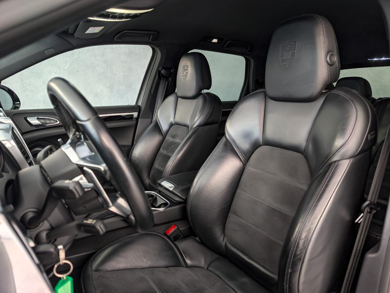 Porsche 3.0 Tiptronic Platinum Edition