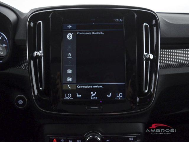 VOLVO XC40 D3 R-design