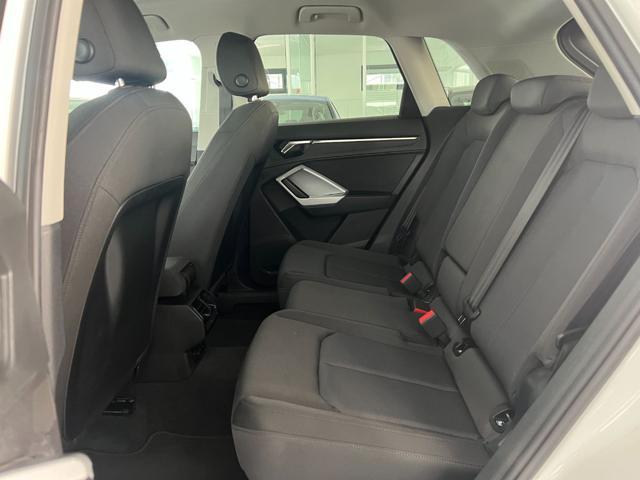 AUDI Q3 35 TDI S tronic Business Advanced Black Pack