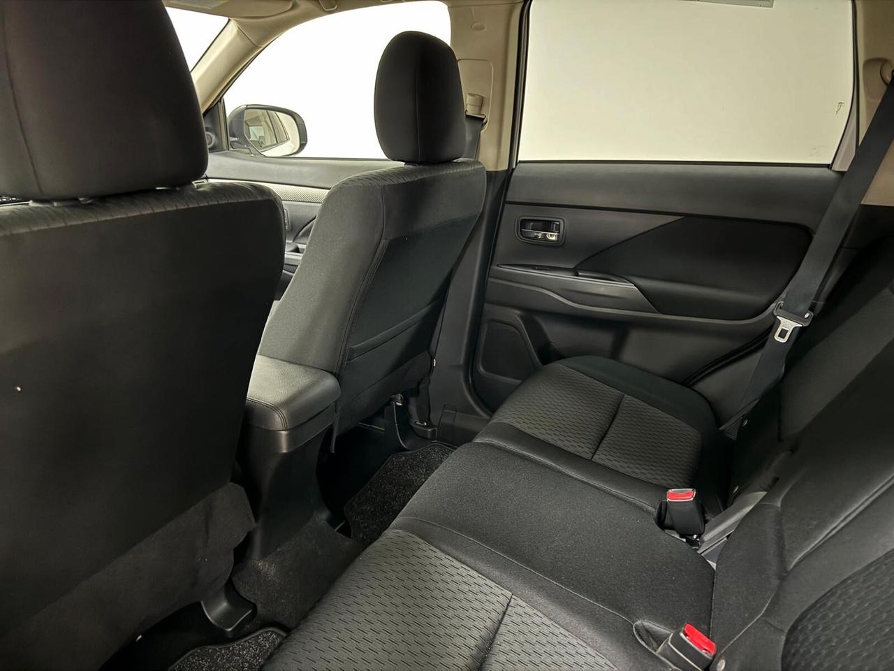 Mitsubishi Outlander 2.2 DI-D 4WD Intense